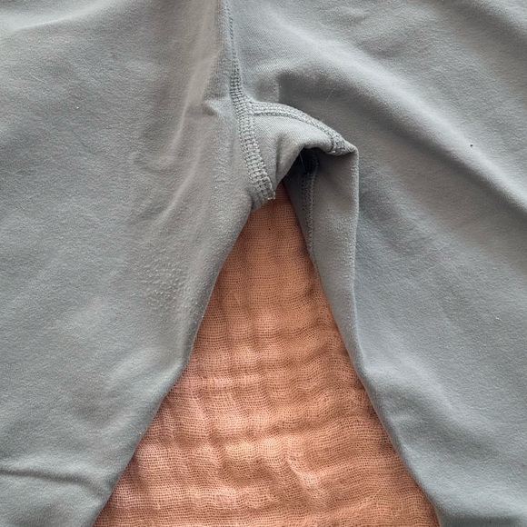 ALO YOGA 7/8 Leggings *Soft Seagrass* - Picture 5 of 5